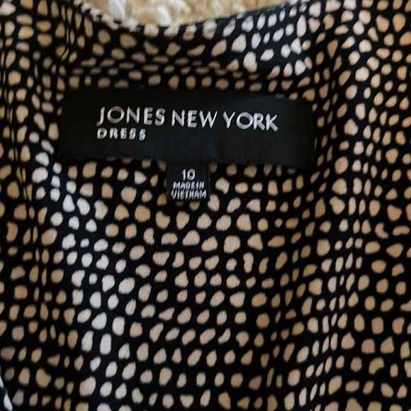 Like new! Jones New York Black and Cream Dress - Picture 3 of 5